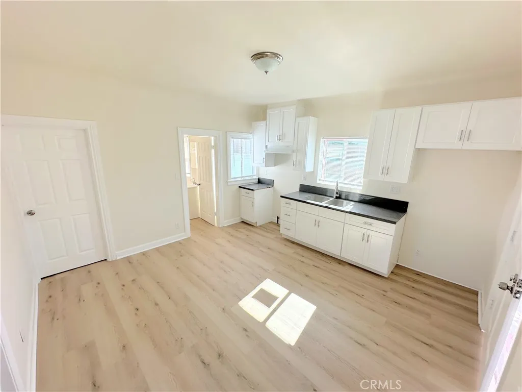 1528 N Alexandria, Los Angeles, California 90027 home-pic-7